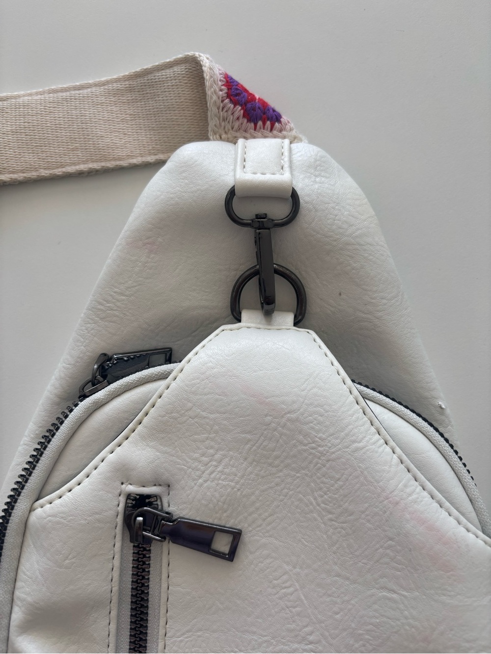 Sam & Hadley White Vegan Leather Studded Sling Bag - Picture 5 of 8